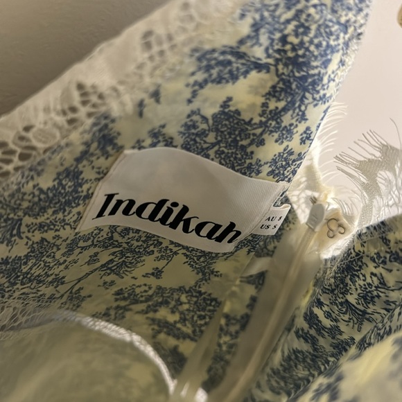 Mini dress. Size small worn only once!! - Picture 4 of 5